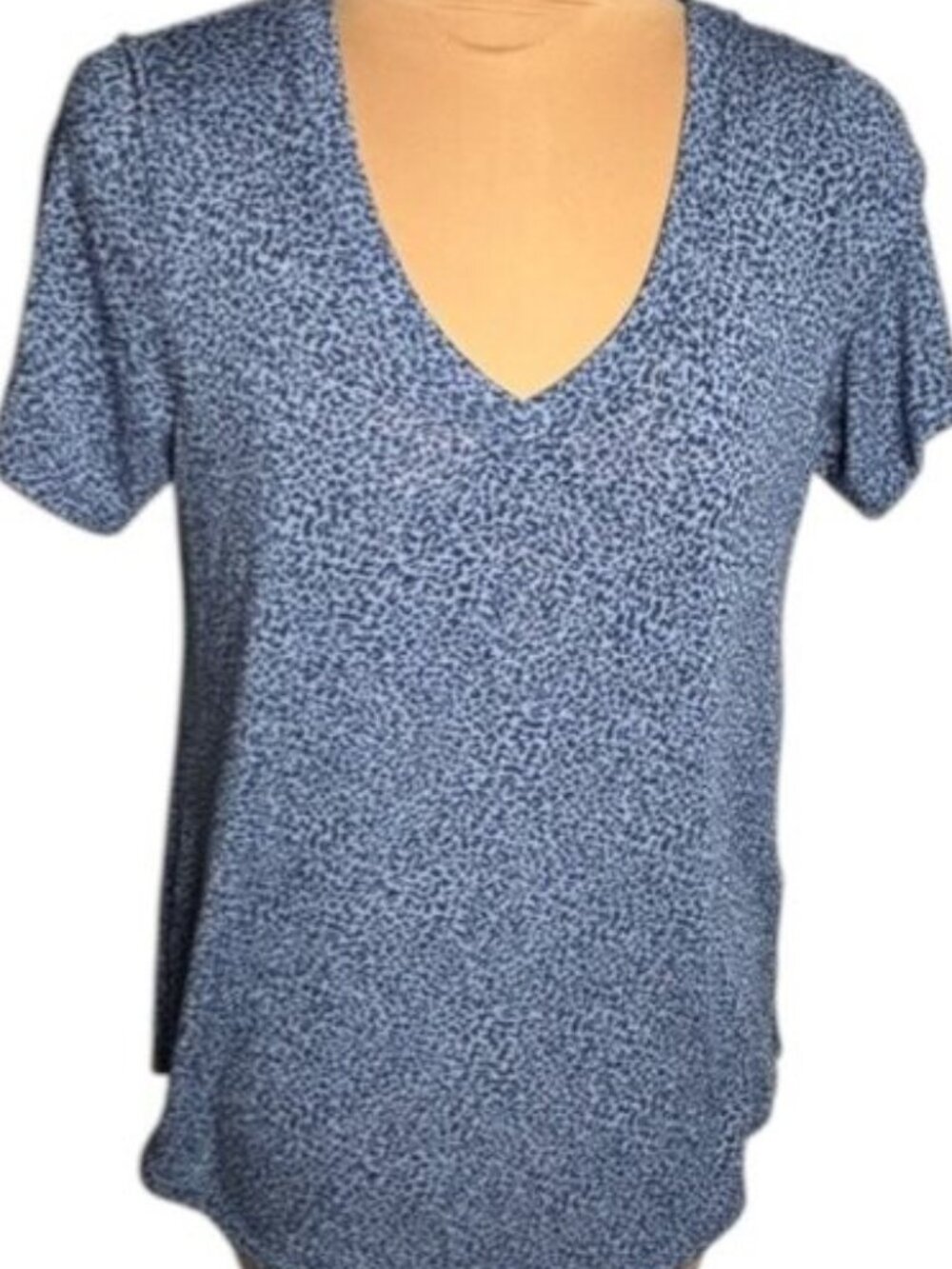 Athleta Breezy V-Neck Tee Blue Leopard Print Short Sleeve Modal Blend Size Small